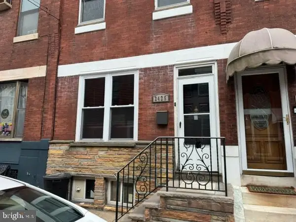 2425 S Rosewood St, PHILADELPHIA, PA 19145
