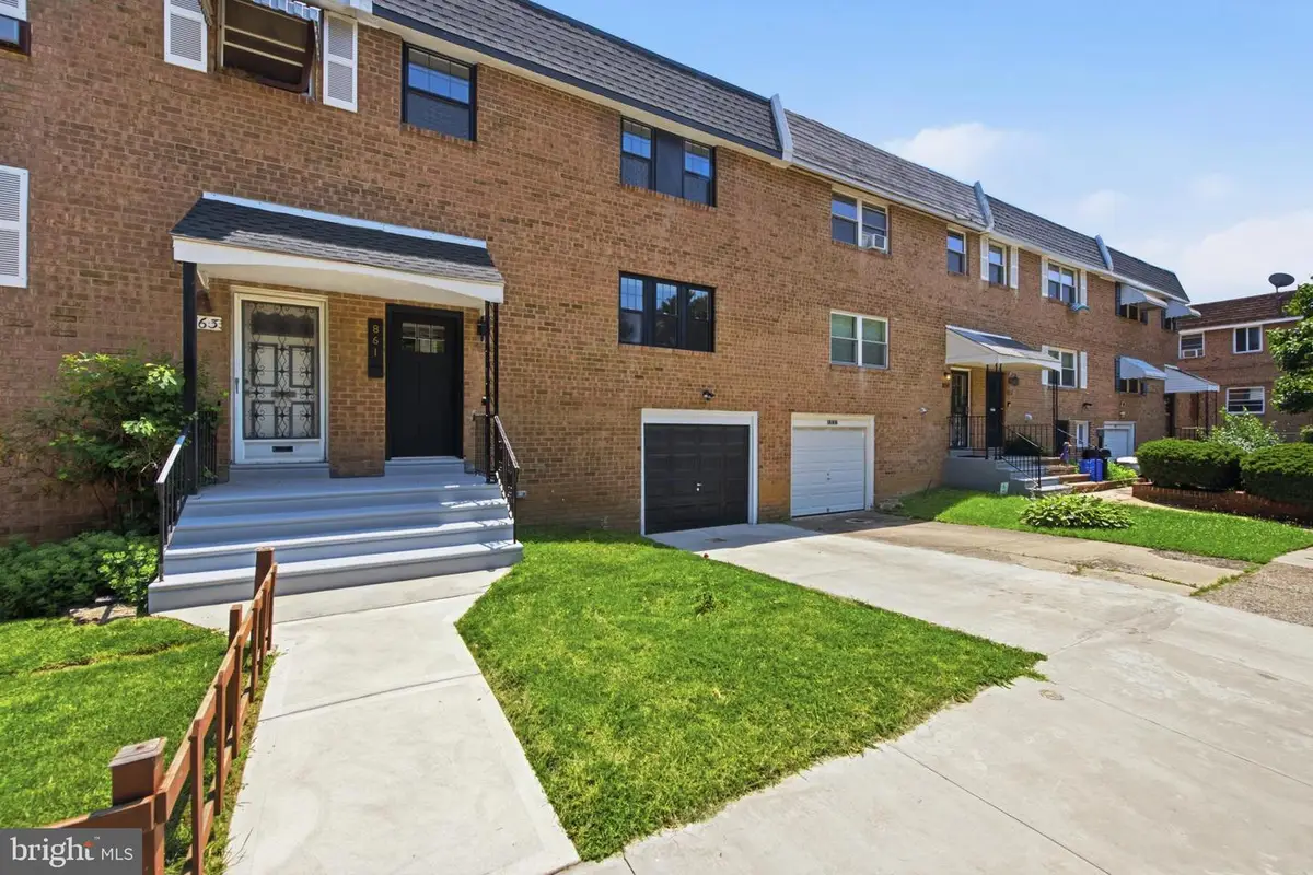 861 N 7th St, Philadelphia, PA 19123 - #1