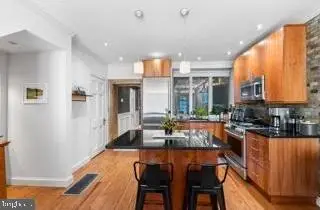 229 Race St, Philadelphia, PA 19106 - #2