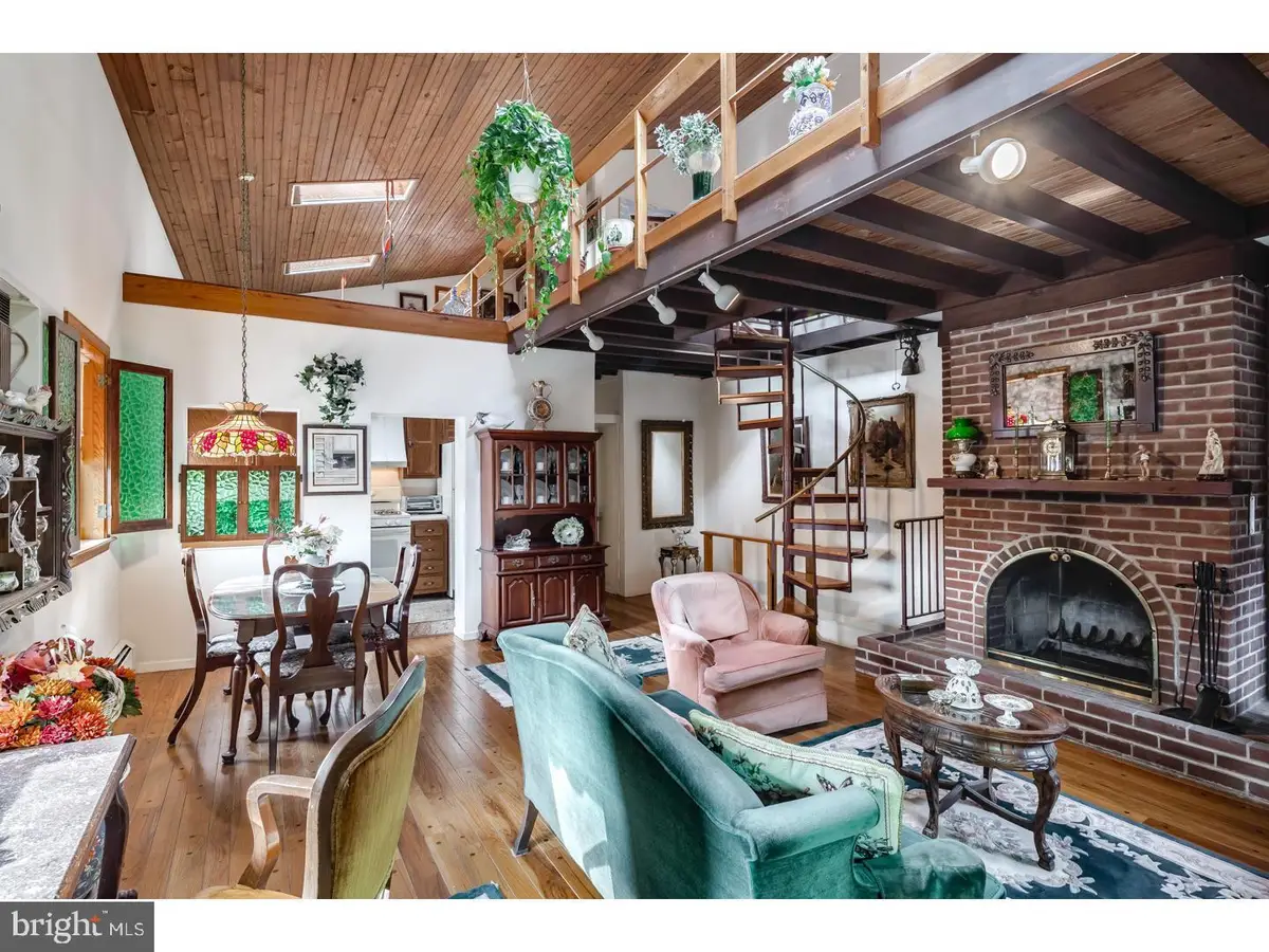 626 S 7th St, Philadelphia, PA 19147 - #1