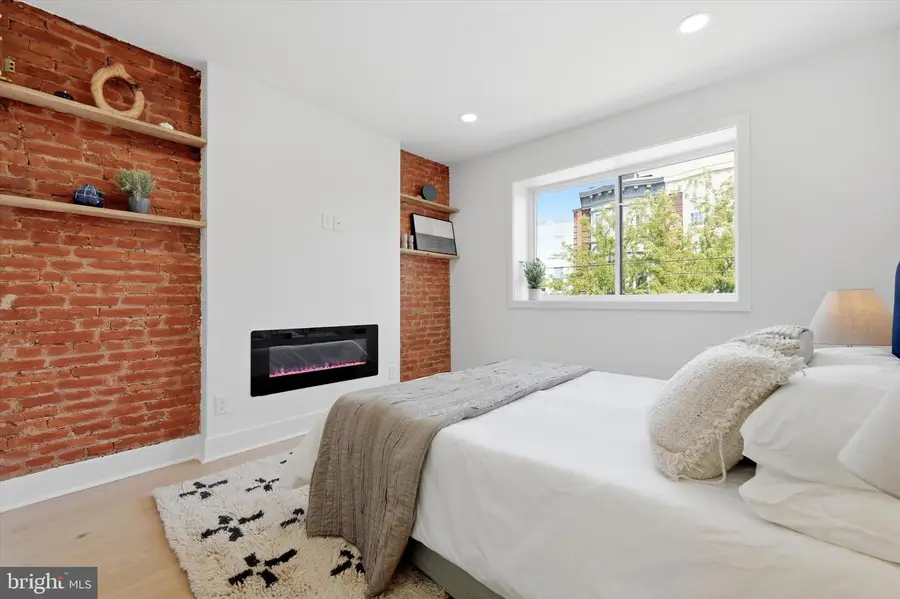 820 Pierce St, Philadelphia, PA 19148 - #2