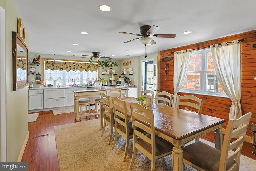 9916 S Canterbury Rd, Philadelphia, PA 19114 - #2