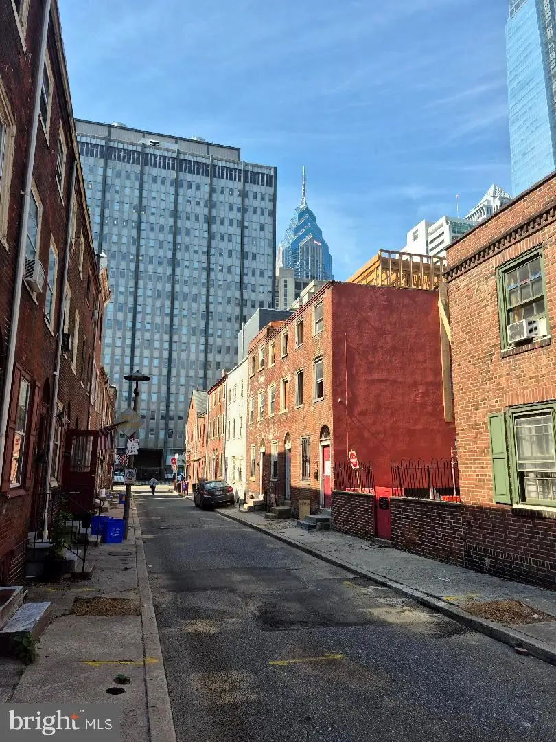 129 N Mole St, Philadelphia, PA 19102 - #1