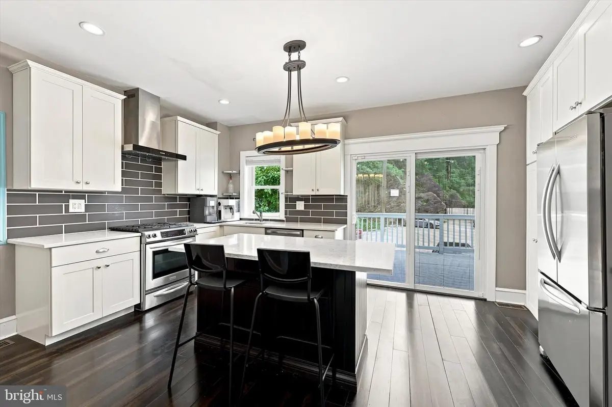 305 Carson St, Philadelphia, PA 19128 - #1