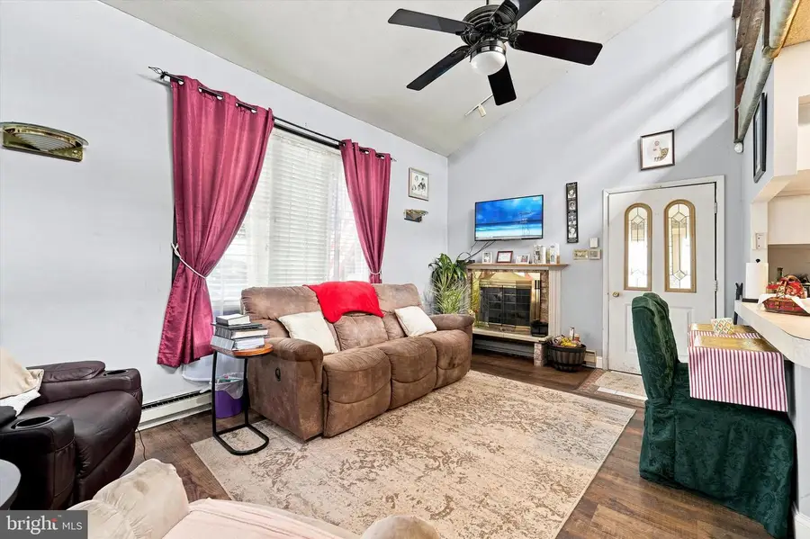 9209 Hegerman St, Philadelphia, PA 19114 - #2