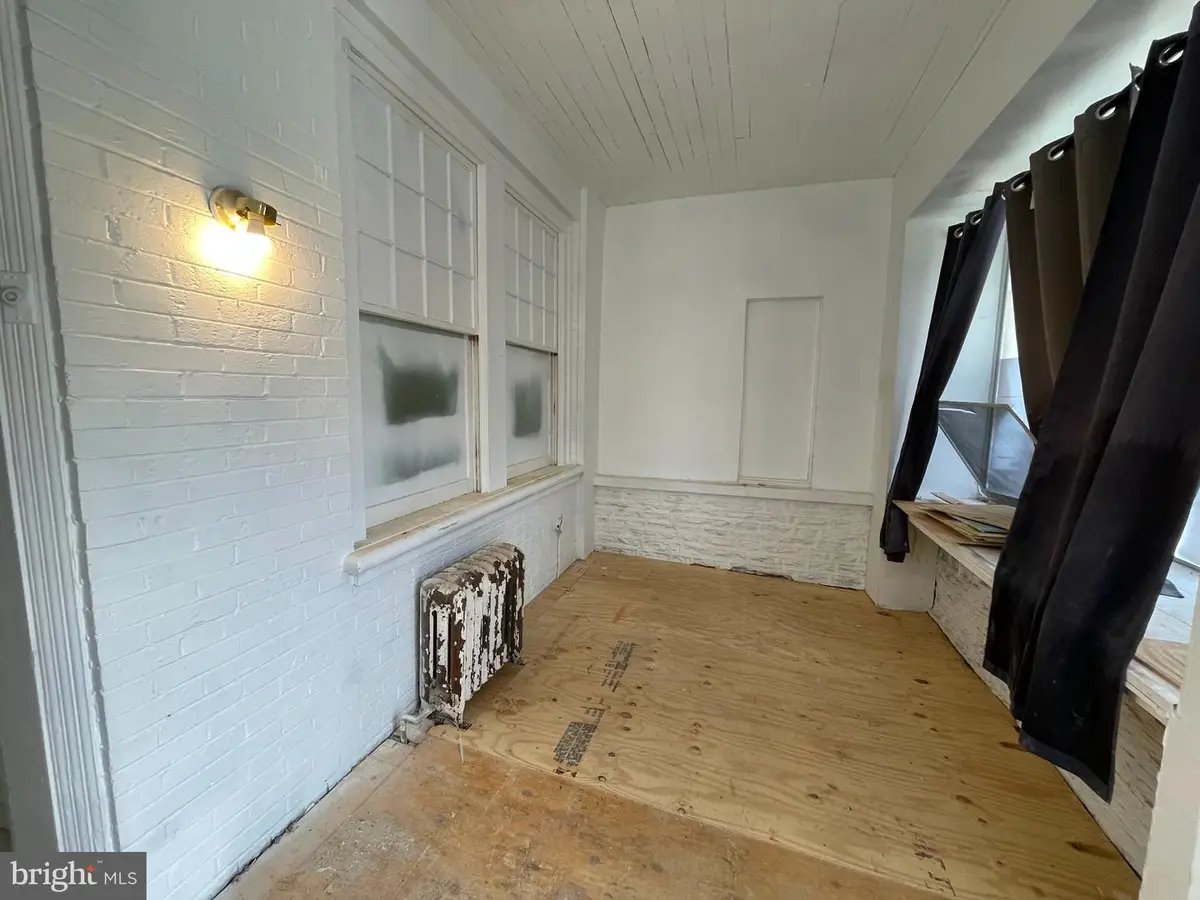 4936 N 9th St, Philadelphia, PA 19141 - #1