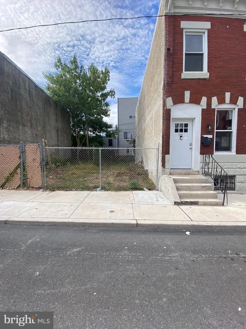 1332 N Hollywood St, Philadelphia, PA 19121 - #2