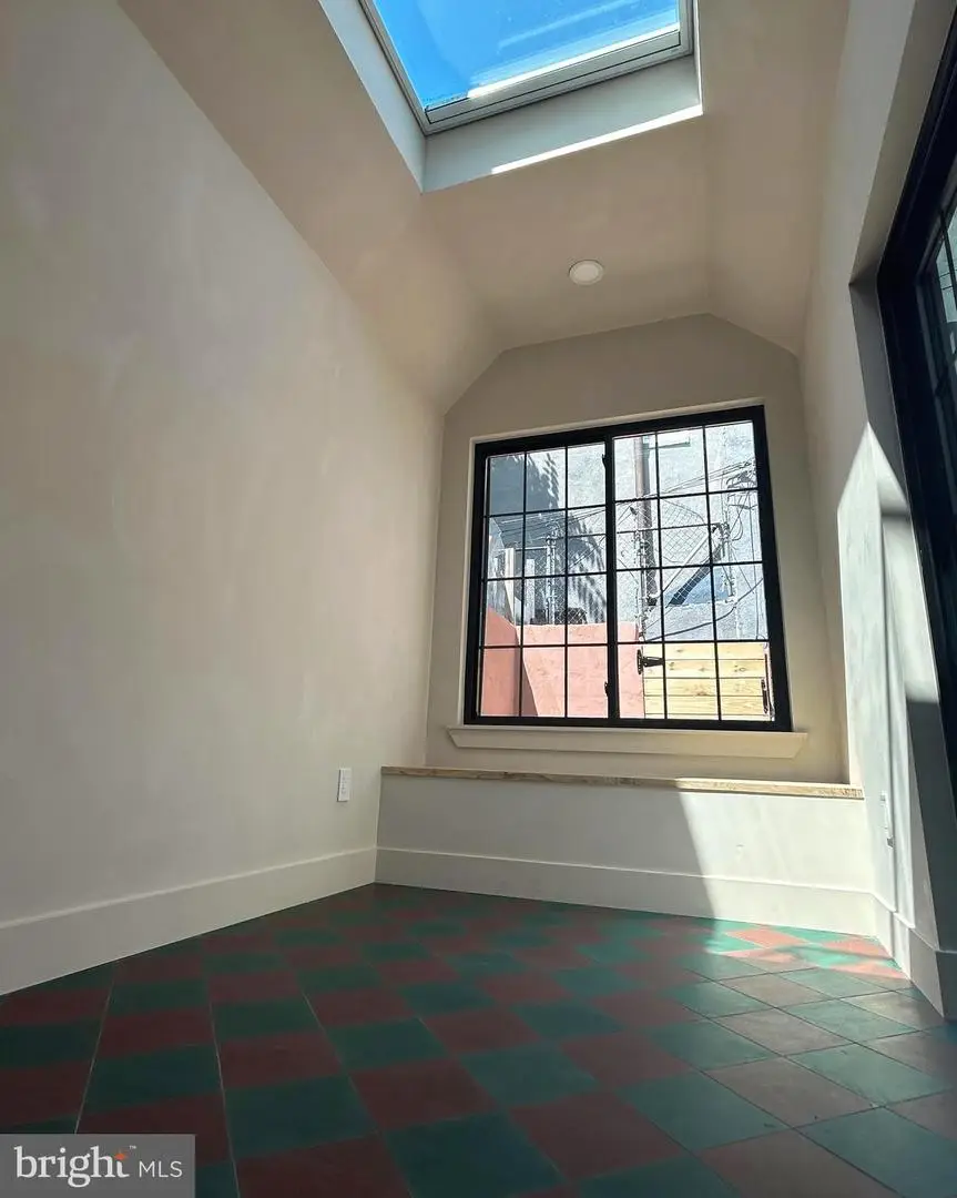 1702 S 6th St, Philadelphia, PA 19148 - #2