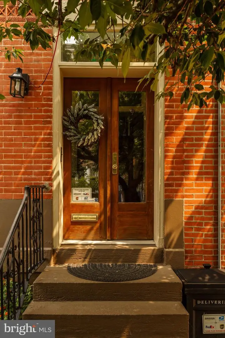2521 Brown St, Philadelphia, PA 19130 - #2
