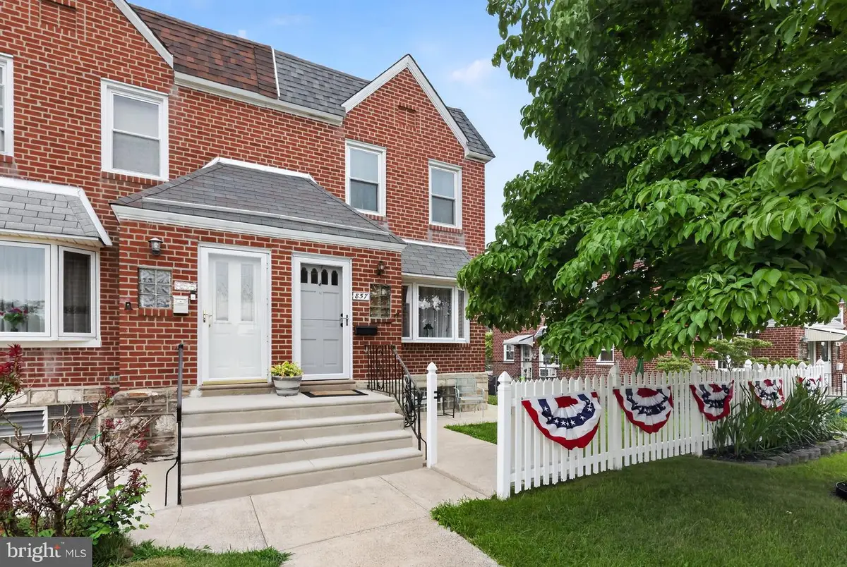 857 Glenn St, Philadelphia, PA 19115 - #1