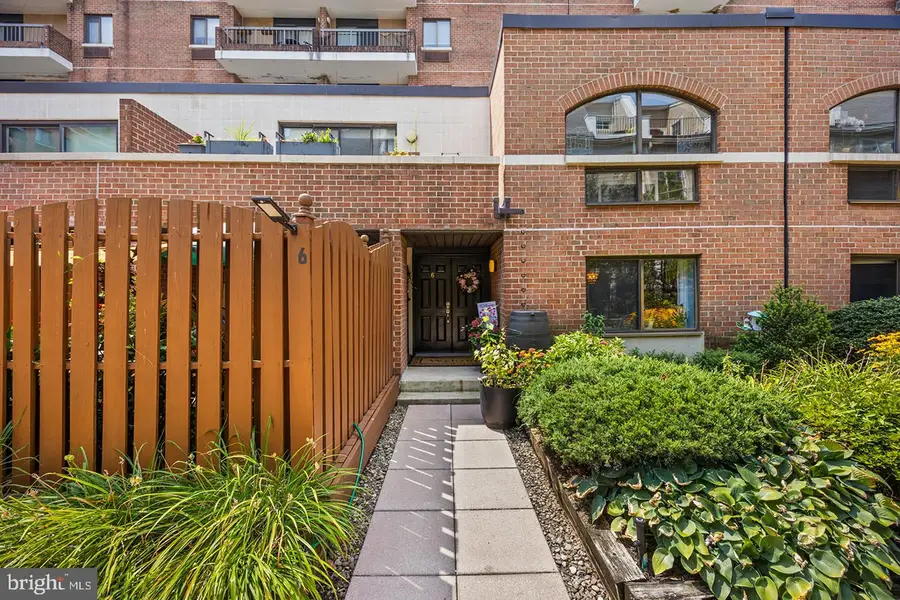 200-10 Lombard St, Philadelphia, PA 19147 - #2