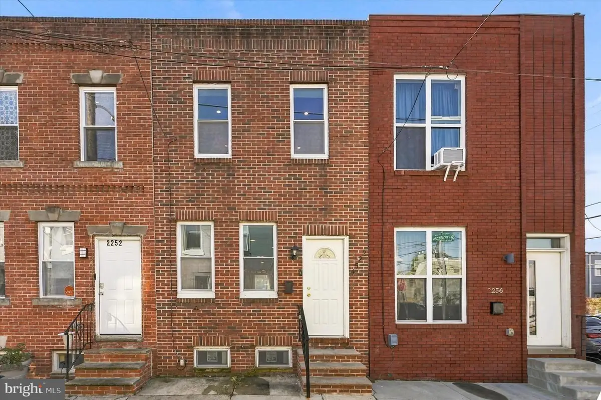 2254 Greenwich St, Philadelphia, PA 19146 - #1