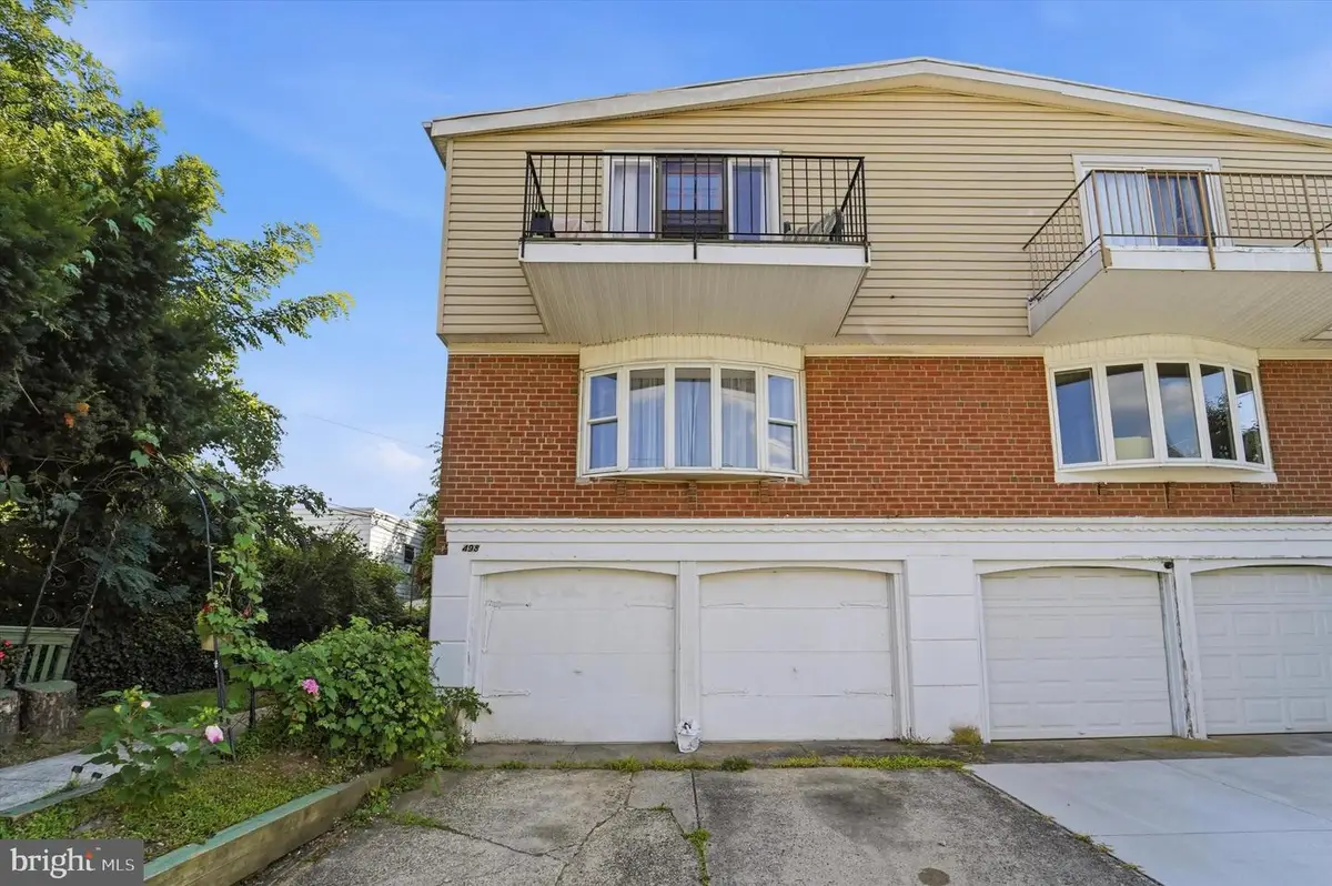 498 Avon St, Philadelphia, PA 19116 - #1