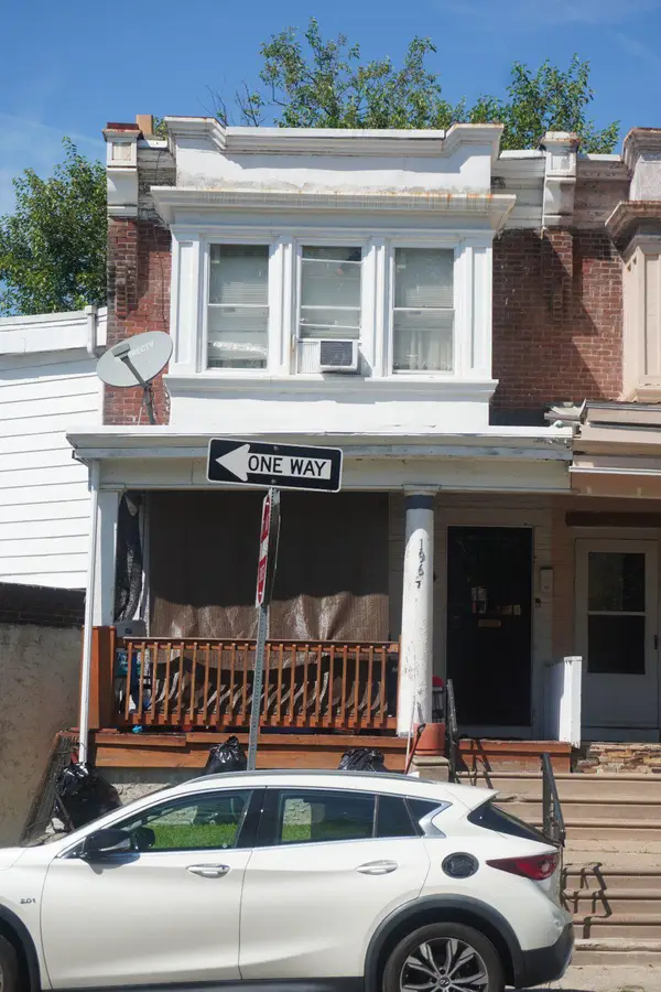 1967 W Laveer St, PHILADELPHIA, PA 19141