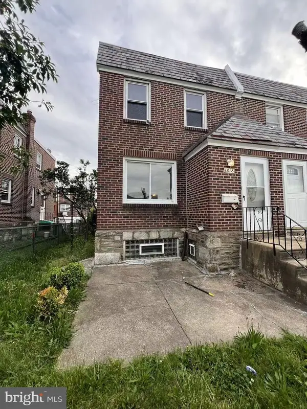 1818 Strahle St, PHILADELPHIA, PA 19152