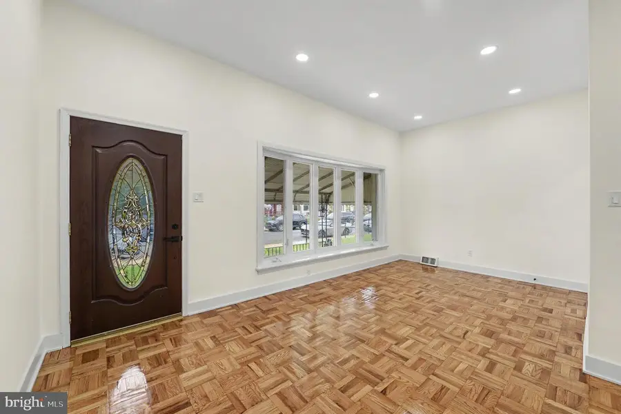 8367 Langdon St, Philadelphia, PA 19152 - #3