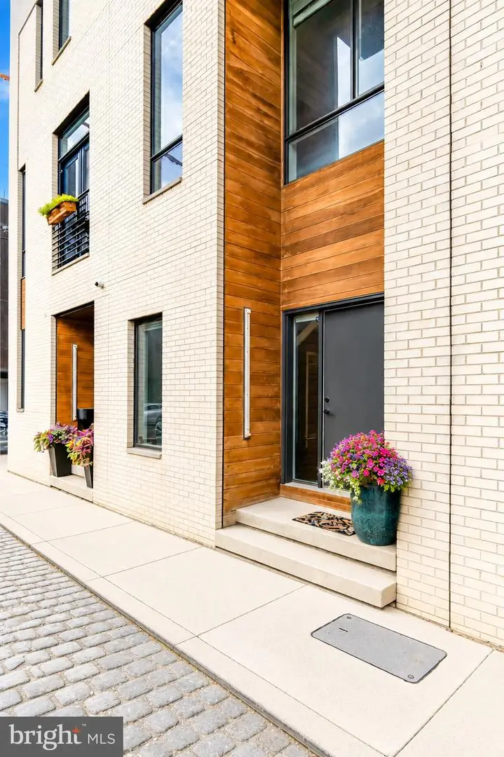 447 Wallace St, Philadelphia, PA 19123 - #2