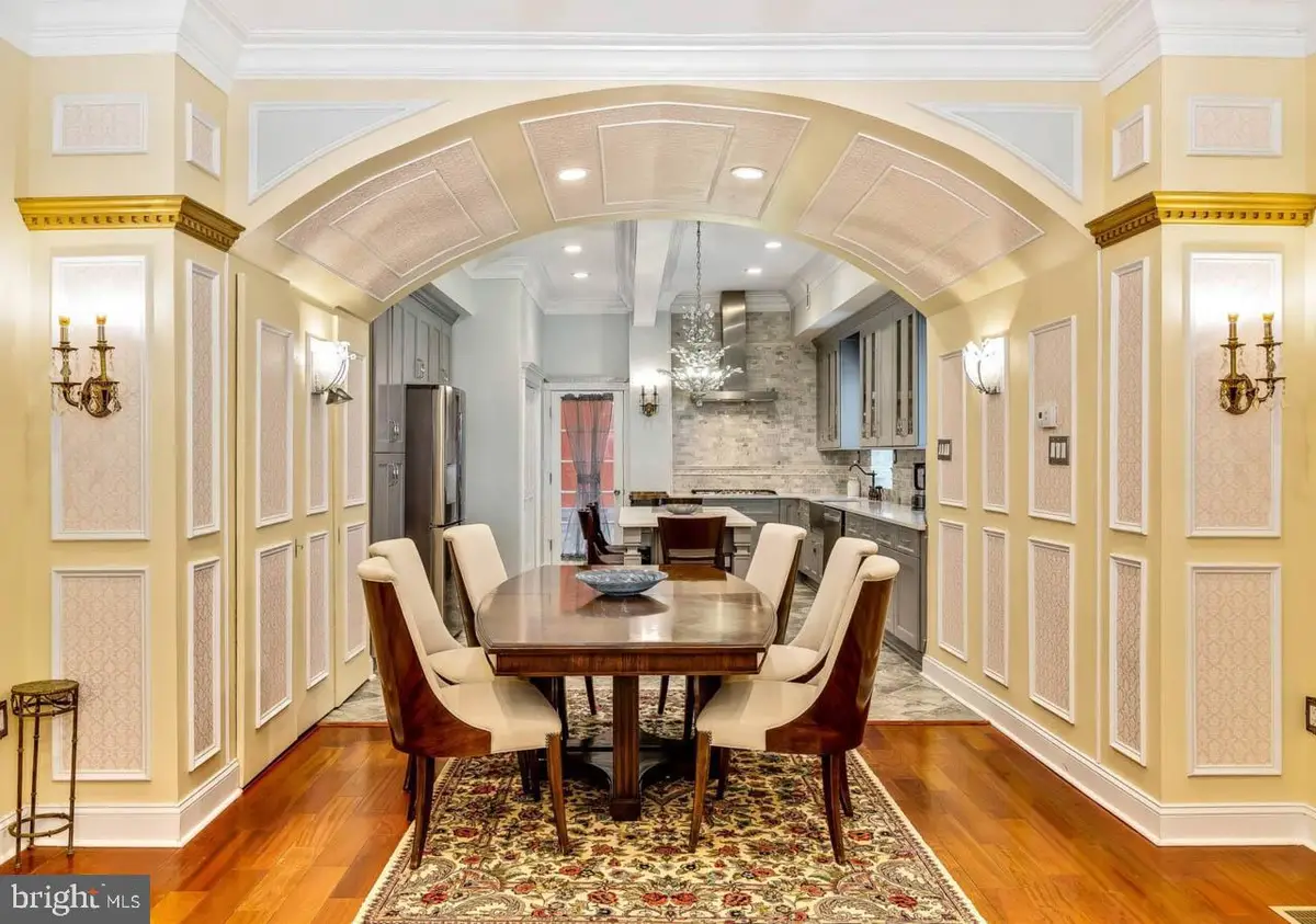 26 S Strawberry St, Philadelphia, PA 19106 - #1