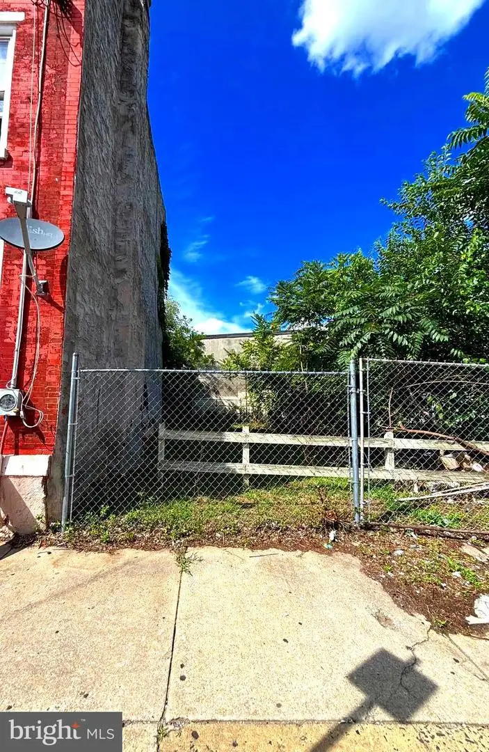 627 W Cumberland St, Philadelphia, PA 19133 - #1