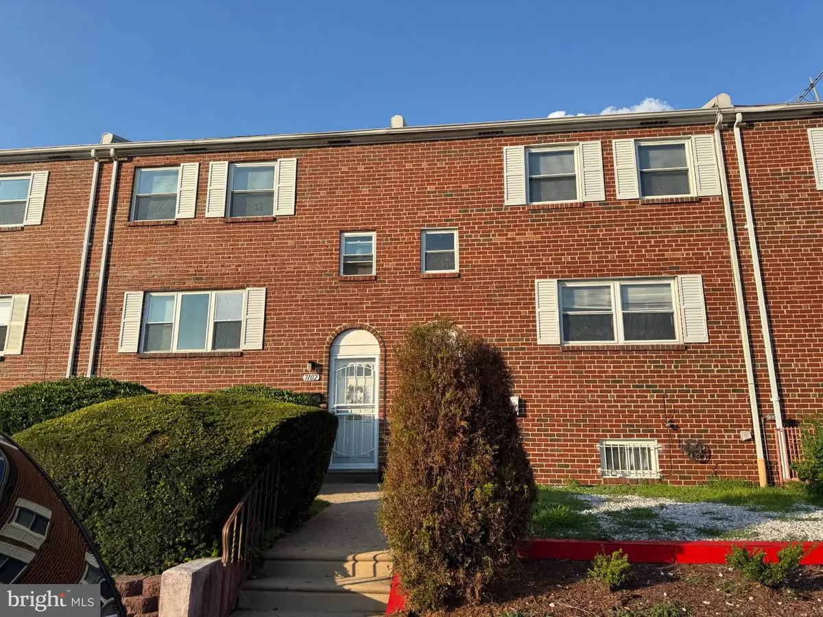 7102 Hummingbird Pl, Philadelphia, PA 19153 - #1