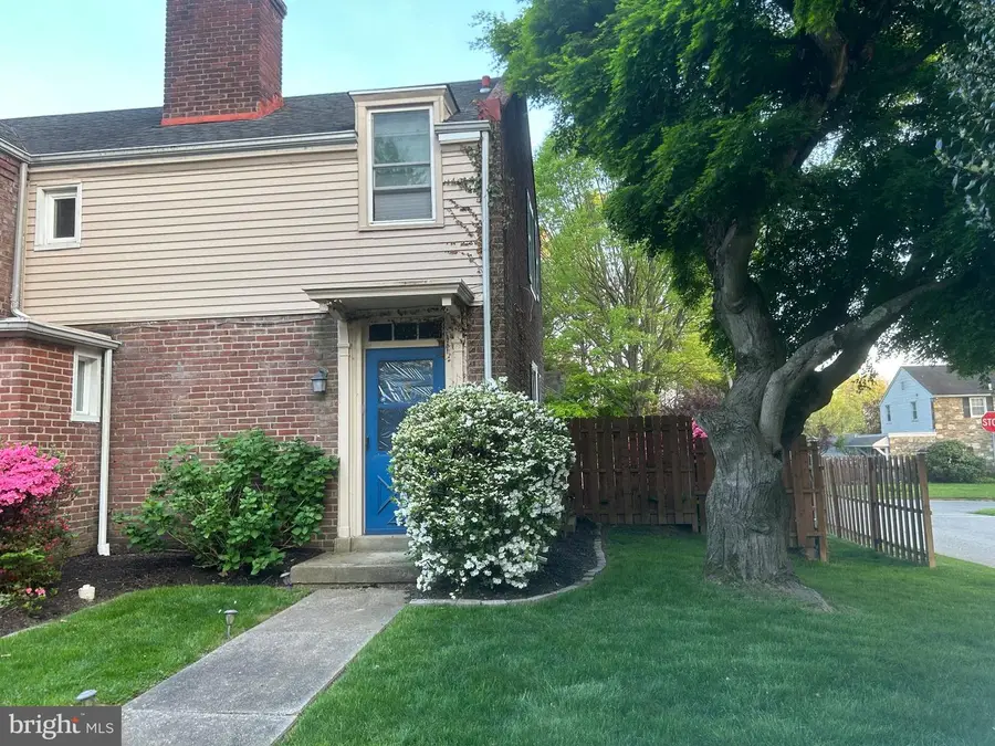 3 Lothian Pl, Philadelphia, PA 19128 - #3