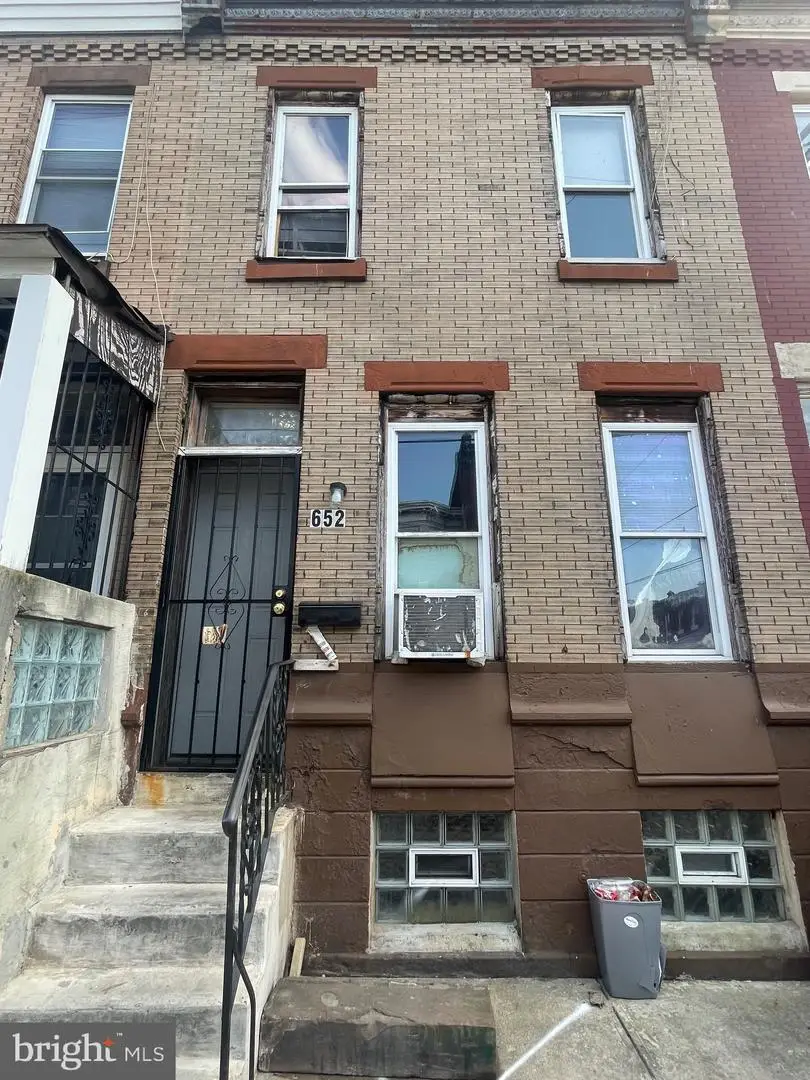 652 W Clearfield St, Philadelphia, PA 19133 - #1