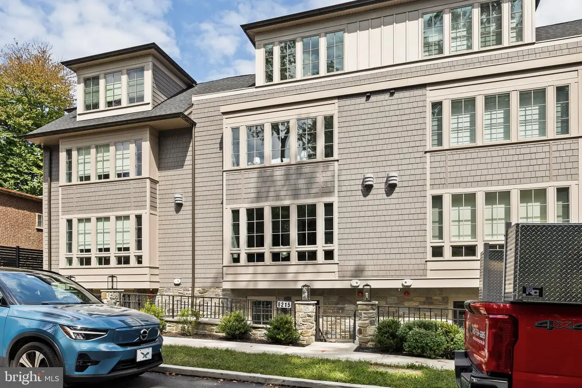 8215 Shawnee St, Philadelphia, PA 19118 - #1