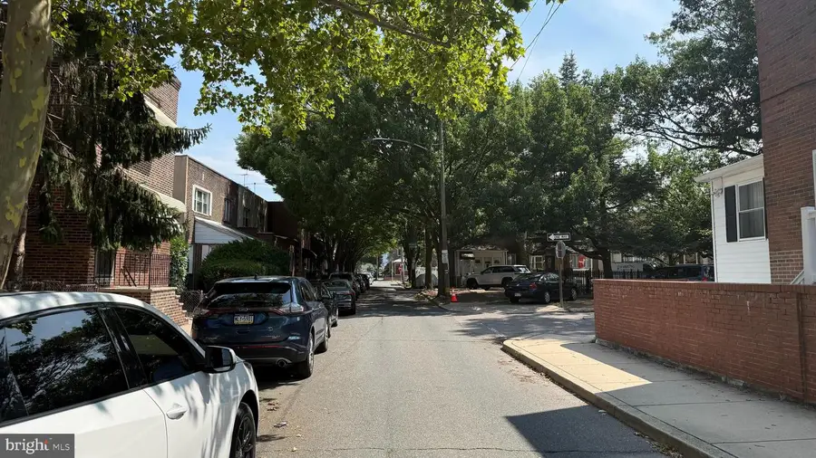 2711 S Alder St, Philadelphia, PA 19148 - #3