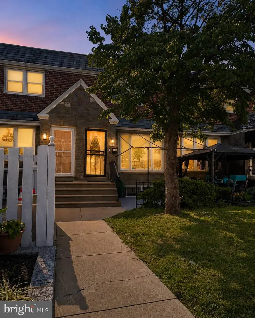 7456 Rhoads St, Philadelphia, PA 19151 - #1