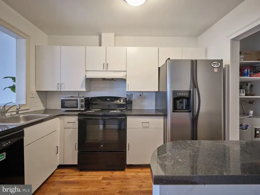 3 N Chris Columbus #md329, Philadelphia, PA 19106 - #3
