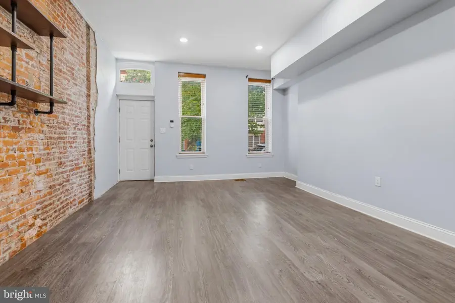 654 N 36th St, Philadelphia, PA 19104 - #3