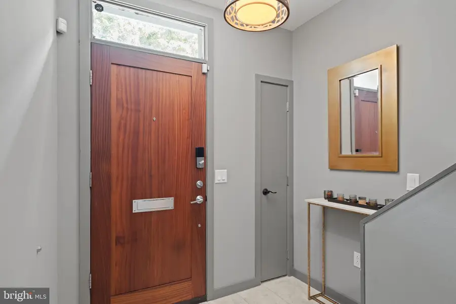 810 N 24th St, Philadelphia, PA 19130 - #3