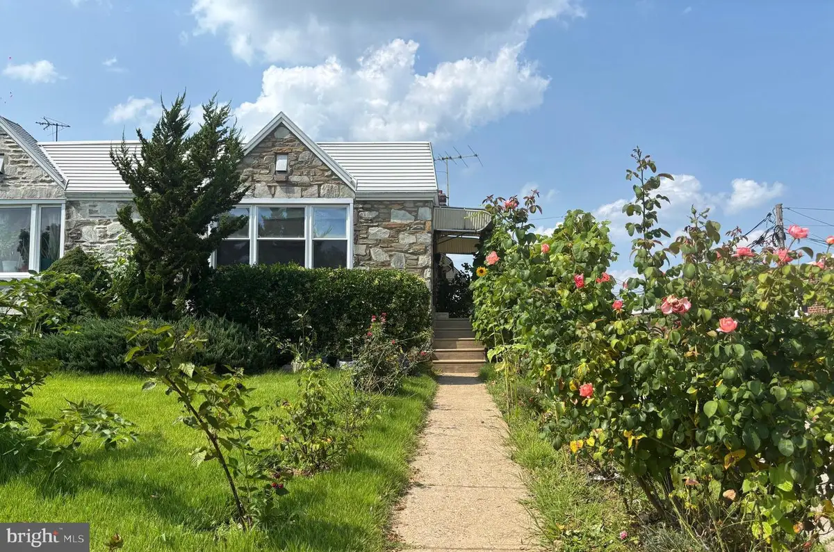 8942 Blue Grass Rd, Philadelphia, PA 19152 - #1