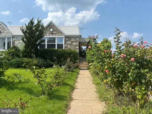 8942 Blue Grass Rd, PHILADELPHIA, PA 19152