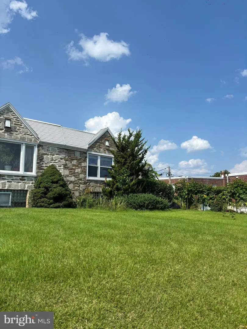 8942 Blue Grass Rd, Philadelphia, PA 19152 - #2