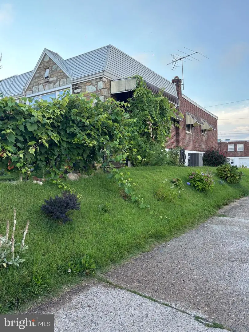 8942 Blue Grass Rd, Philadelphia, PA 19152 - #3