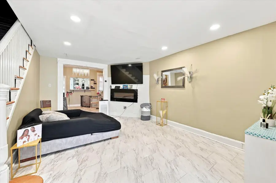6528 N 18th St, Philadelphia, PA 19126 - #2
