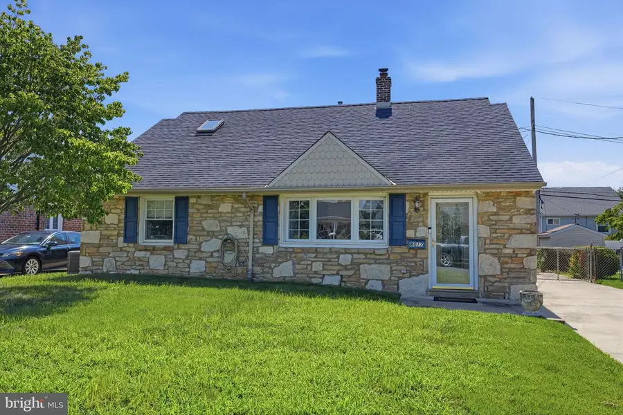 8017 Lenola St, Philadelphia, PA 19136 - #2