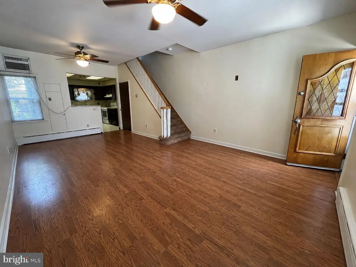 331 Roseberry St, Philadelphia, PA 19148 - #1