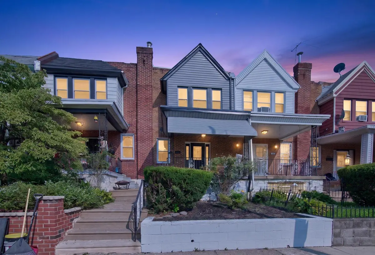 5637 N Warnock St, Philadelphia, PA 19141 - #1