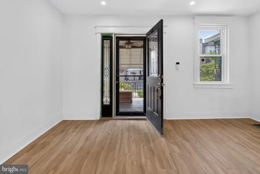 5637 N Warnock St, Philadelphia, PA 19141 - #3