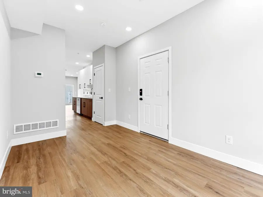 861 N 15th St, Philadelphia, PA 19130 - #3