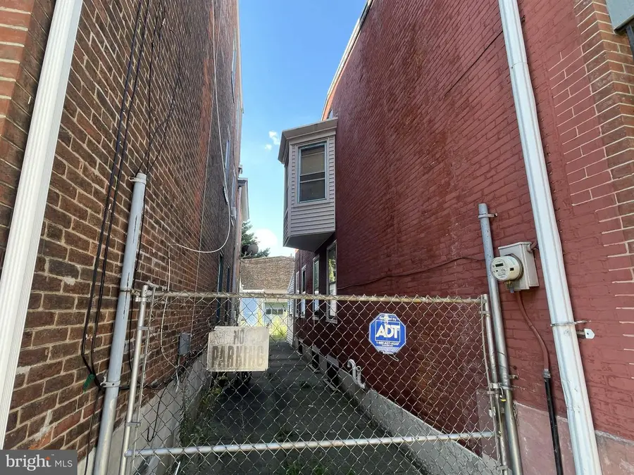 1526 Harrison St, Philadelphia, PA 19124 - #2