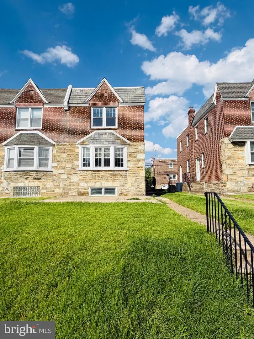 2219 Fuller St, Philadelphia, PA 19152 - #1