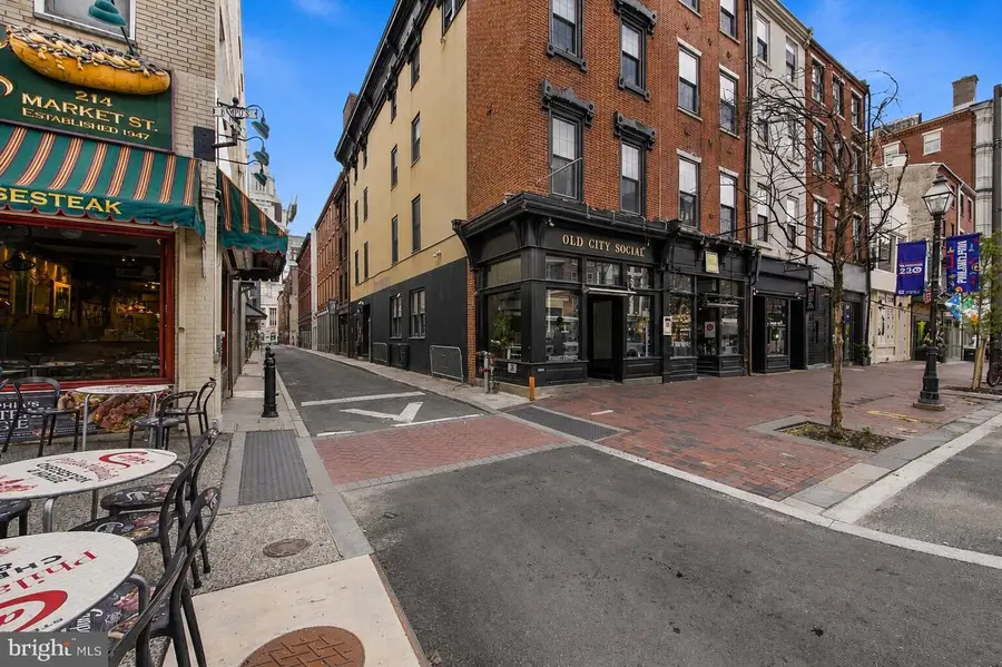 4 S Strawberry St, Philadelphia, PA 19106 - #2