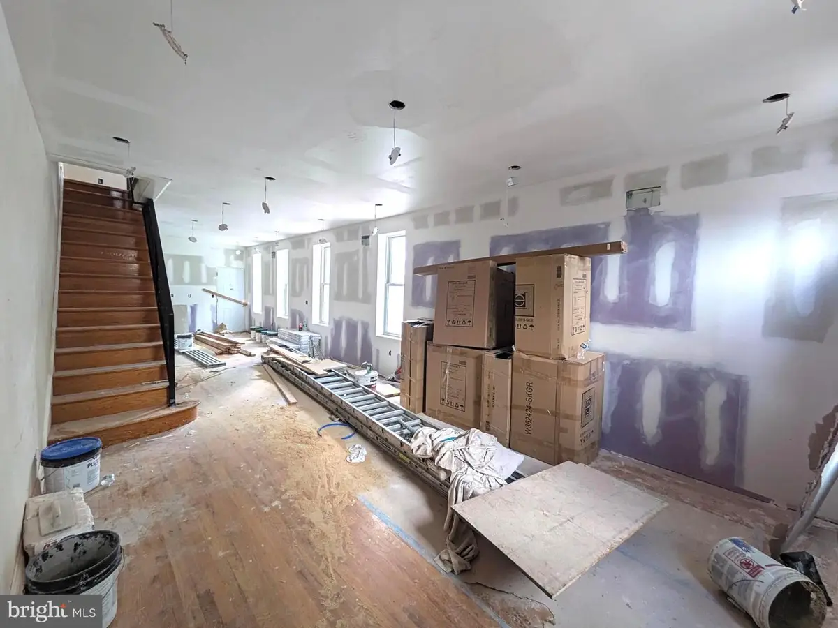 172 E Huntingdon St, Philadelphia, PA 19125 - #1