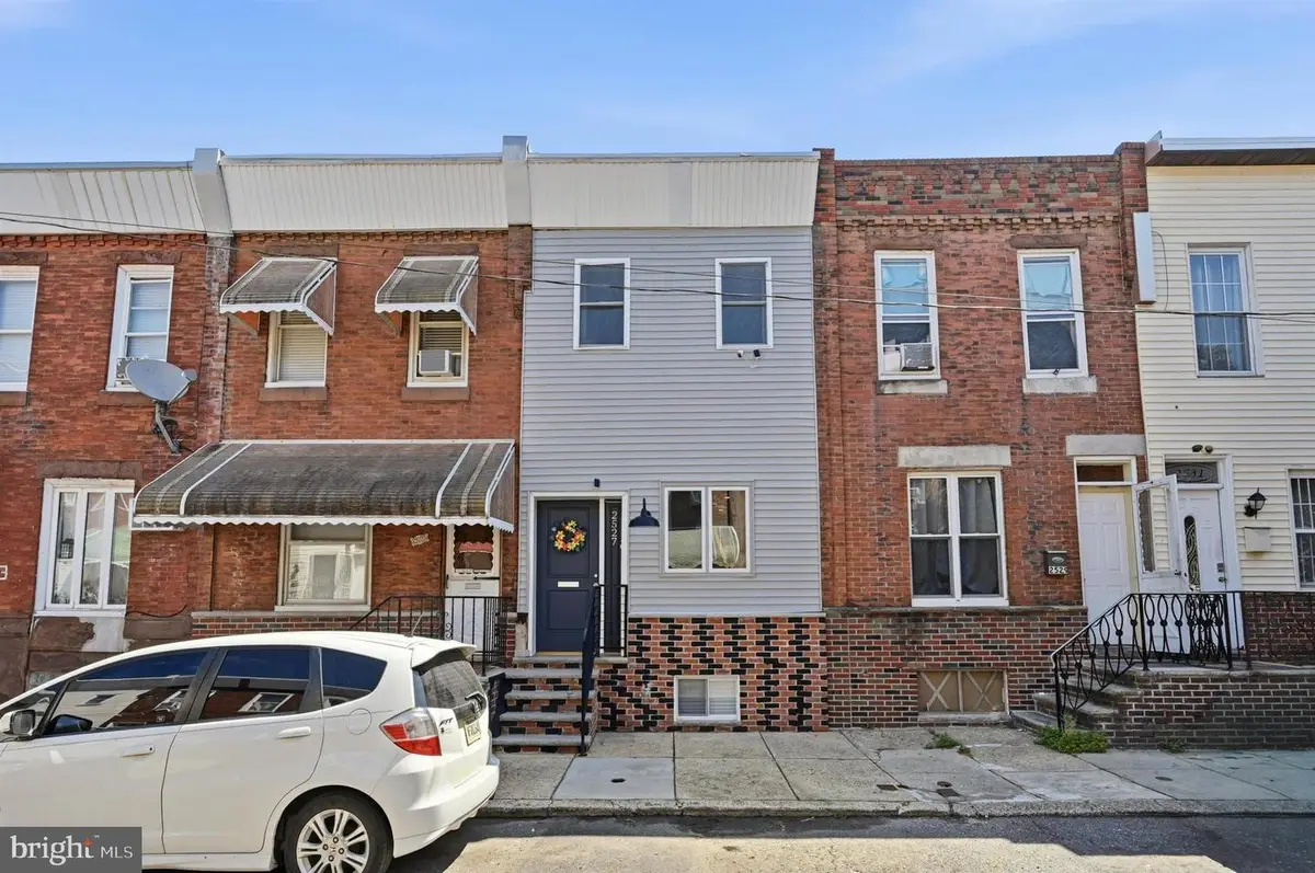 2527 S Fairhill St, Philadelphia, PA 19148 - #1