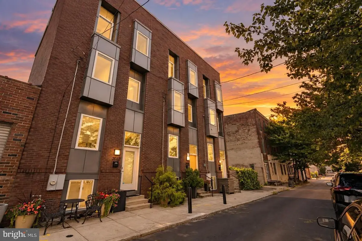 2030 E Arizona St, Philadelphia, PA 19125 - #1