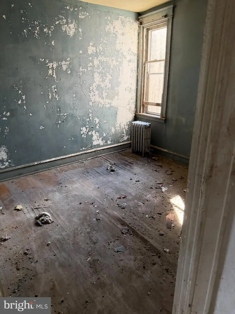 6943 Theodore St, Philadelphia, PA 19142 - #3