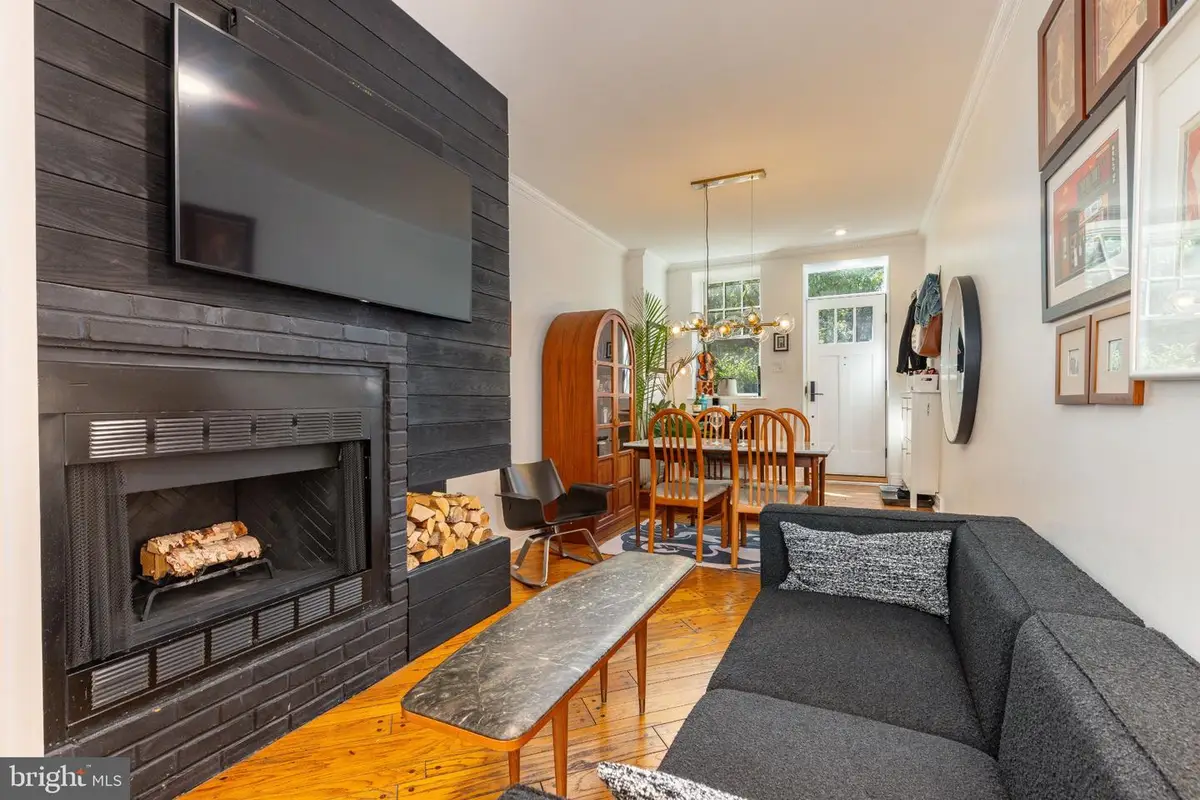 329 Fitzwater St, Philadelphia, PA 19147 - #1